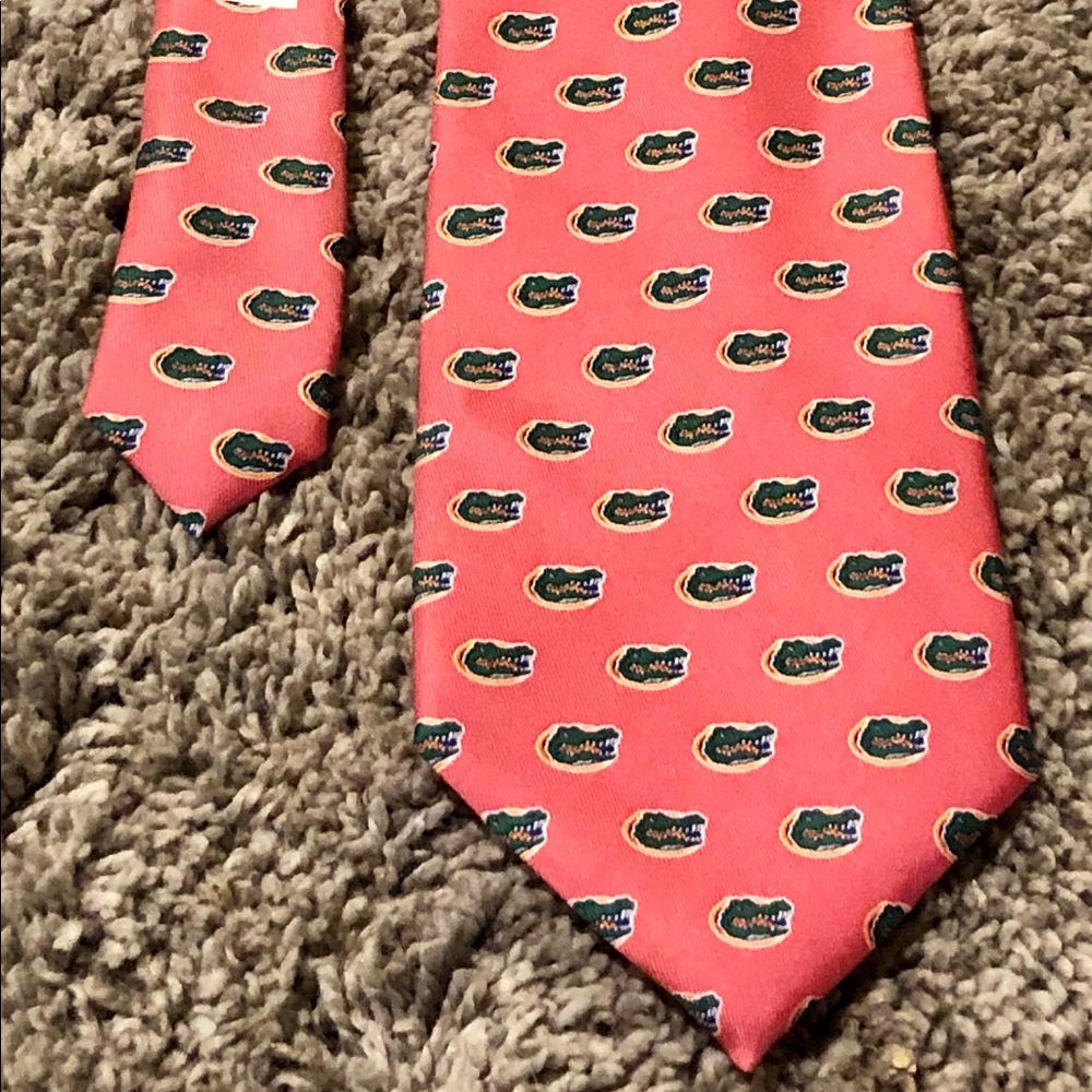 Vineyard Vines Florida Gators neck tie